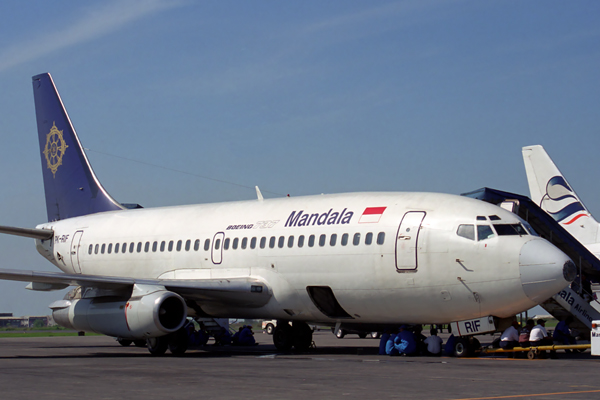MANDALA BOEING 737 200 SUB RF 1842 2.jpg