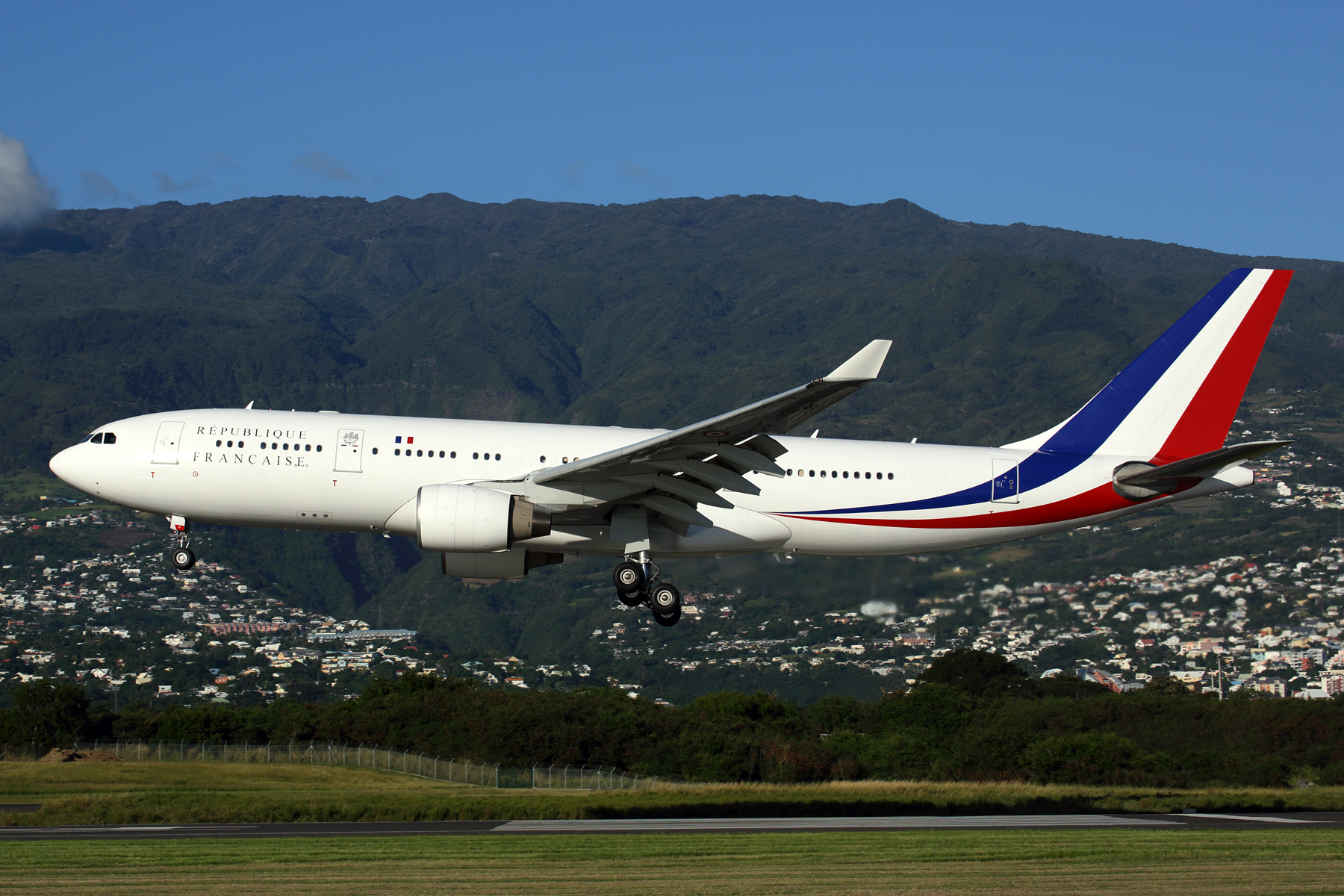 REPUBLIC FRANCAISE AIRBUS A330 200 RUN RF  5K5A2041.jpg