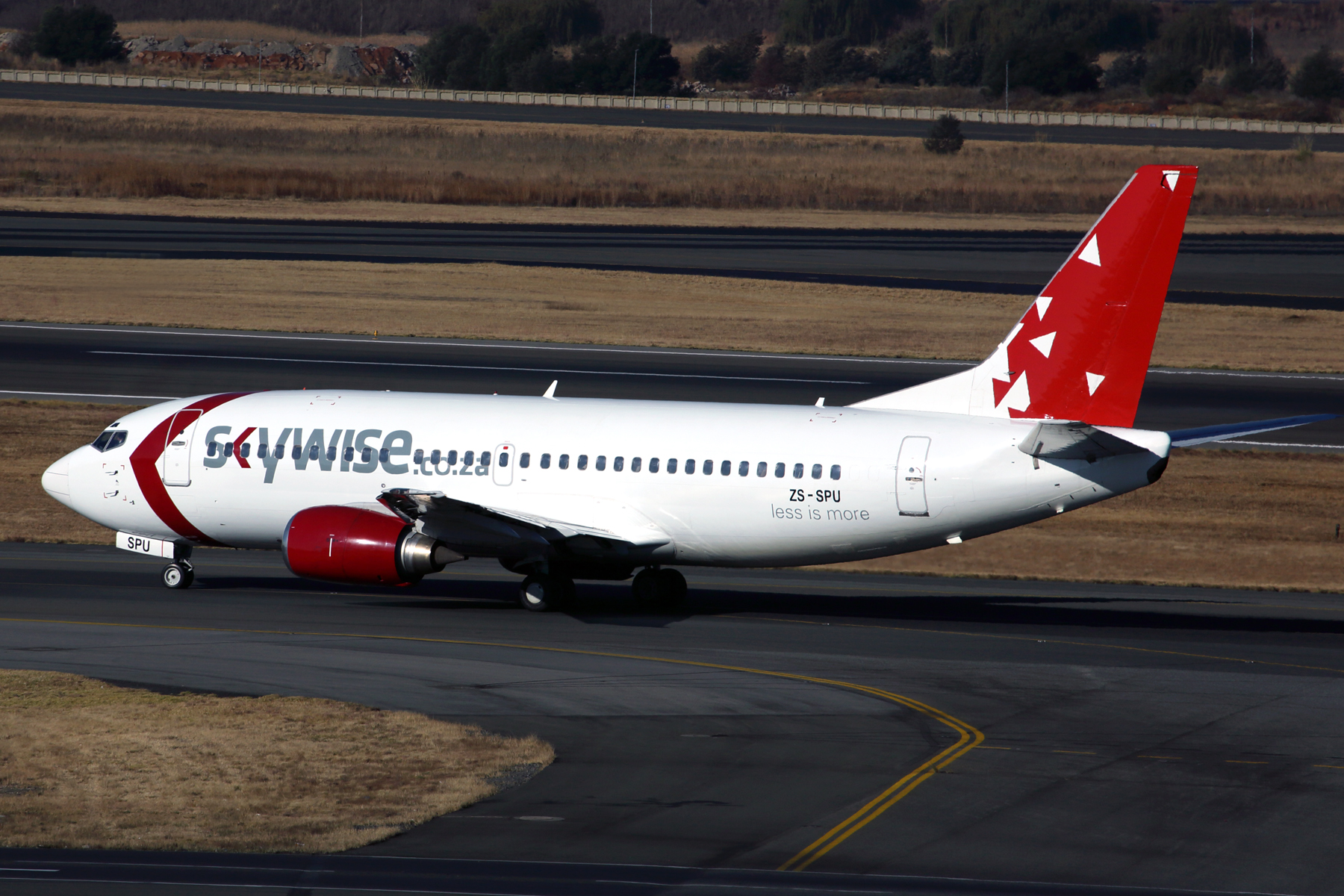 SKYWISE BOEING 737 300 JNB RF 5K5A2563.jpg