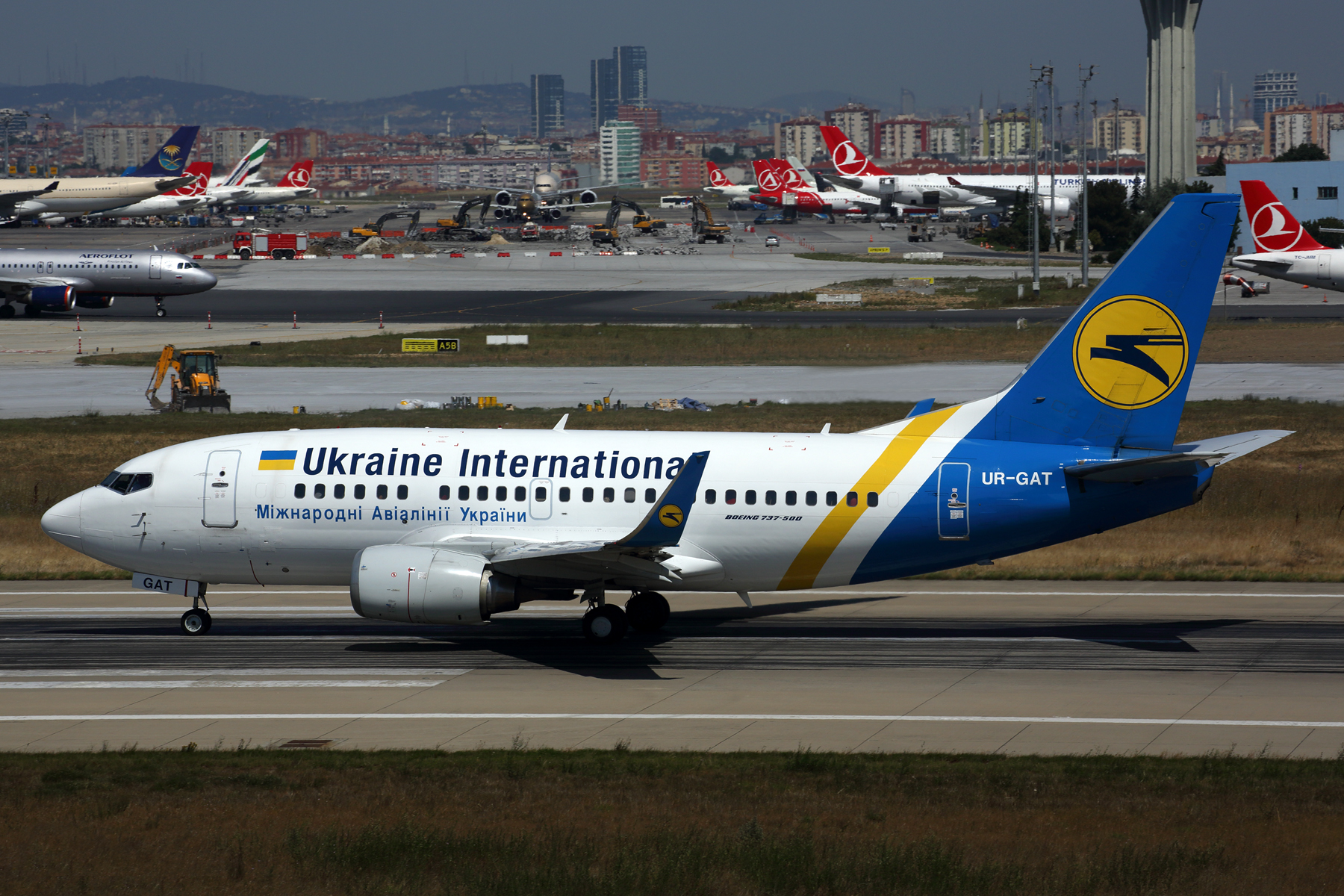 UKRAINE INTERNATIONAL BOEING 737 500 IST RF 5K5A3083.jpg