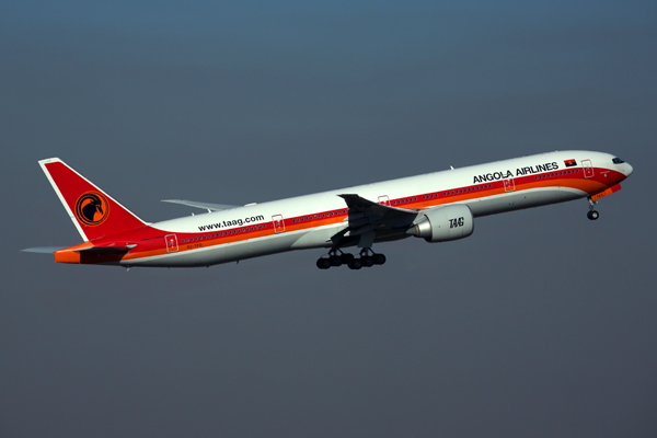 TAAG ANGOLA BOEING 777 300ER JNB RF 5K5A1507.jpg