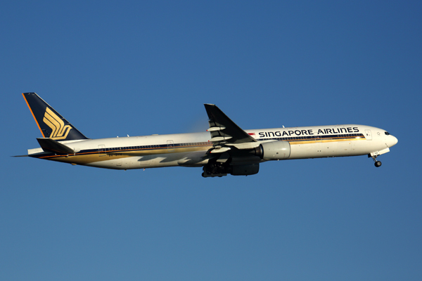 SINGAPORE AIRLINES BOEING 777 300ER SYD RF 5K5A3576.jpg