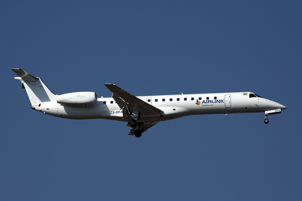 AIRLINK EMBRAER 145 JNB RF 5K5A2372.jpg