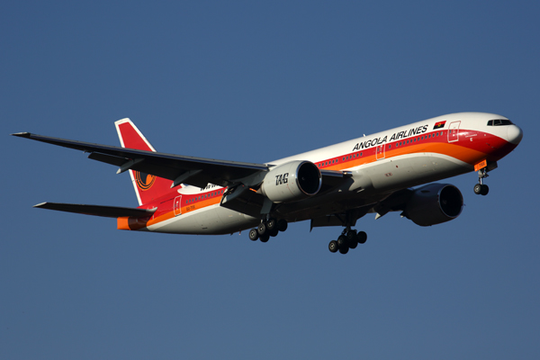 TAAG ANGOLA BOEING 777 200 JNB RF 5K5A2511.jpg