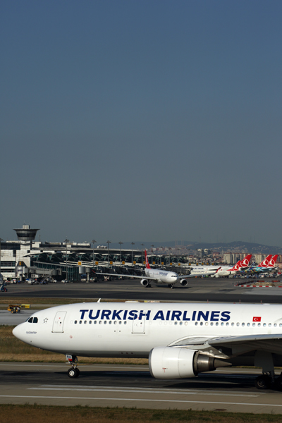 TURKISH AIRLINES AIRBUS A330 200 IST RF 5K5A3260.jpg