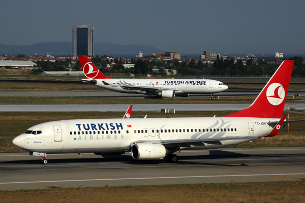 TURKISH AIRLINES BOEING 737 800 IST RF 5K5A3250.jpg