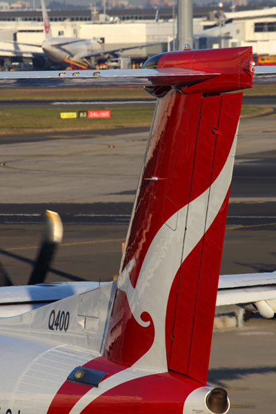 QANTAS LINK DASH 8 400 SYD RF 5K5A3557.jpg