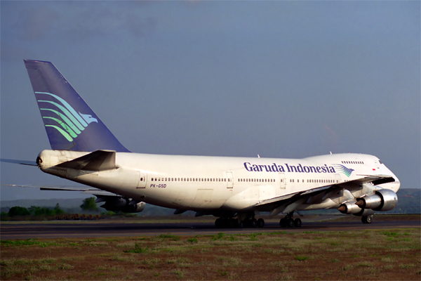 GARUDA INDONESIA BOEING 747 200 DPS RF 838 32.jpg