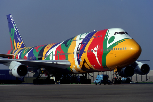 SOUTH AFRICAN BOEING 747 300 JNB RF V100F.jpg