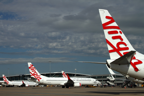 VIRGIN AUSTRALIA BOEING 737 800s BNE RF IMG_9203.jpg