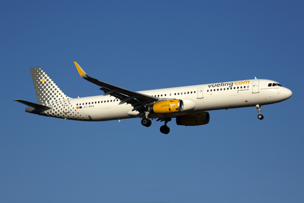 VUELING AIRBUS A321 LIS RF 5K5A5098.jpg