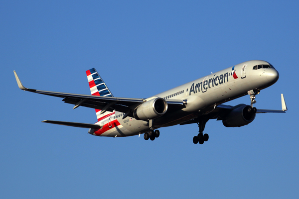 AMERICAN BOEING 757 200 LIS RF 5K5A5083.jpg