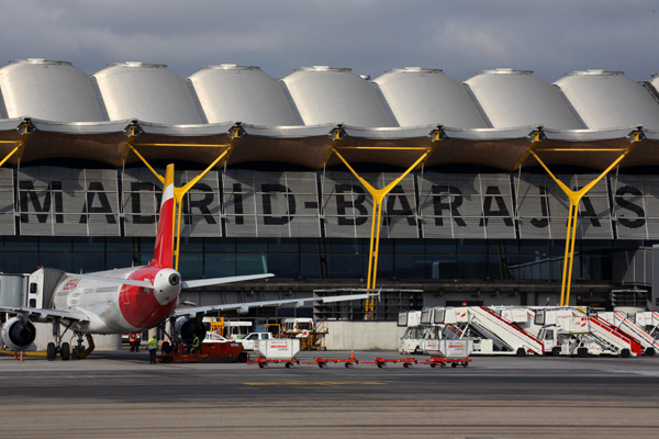 IBERIA AIRBUS A320 MAD RF.jpg