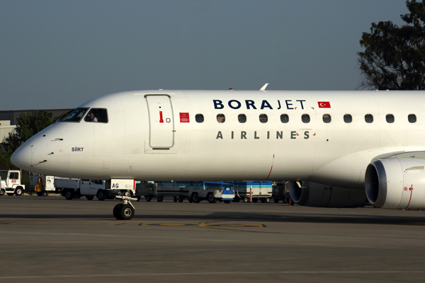 BORAJET EMBRAER 190 AYT RF 5K5A6642.jpg