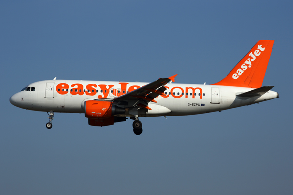 EASYJET AIRBUS A319 BCN RF 5K5A8455.jpg