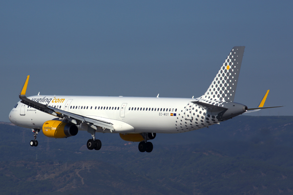 VUELING AIRBUS A321 BCN RF 5K5A8463.jpg