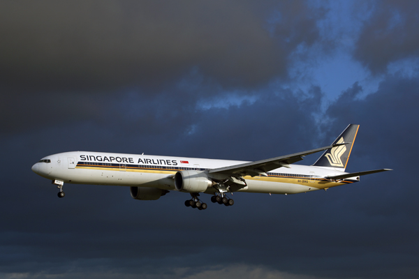 SINGAPORE AIRLINES BOEING 777 300ER BCN RF 5K5A9811.jpg