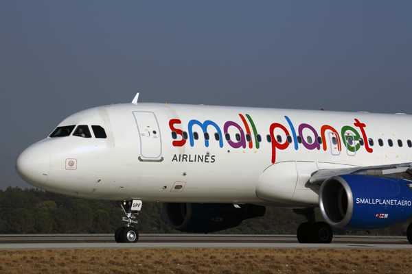 SMALL PLANET AIRLINES AIRBUS A320 AYT RF 5K5A7182.jpg
