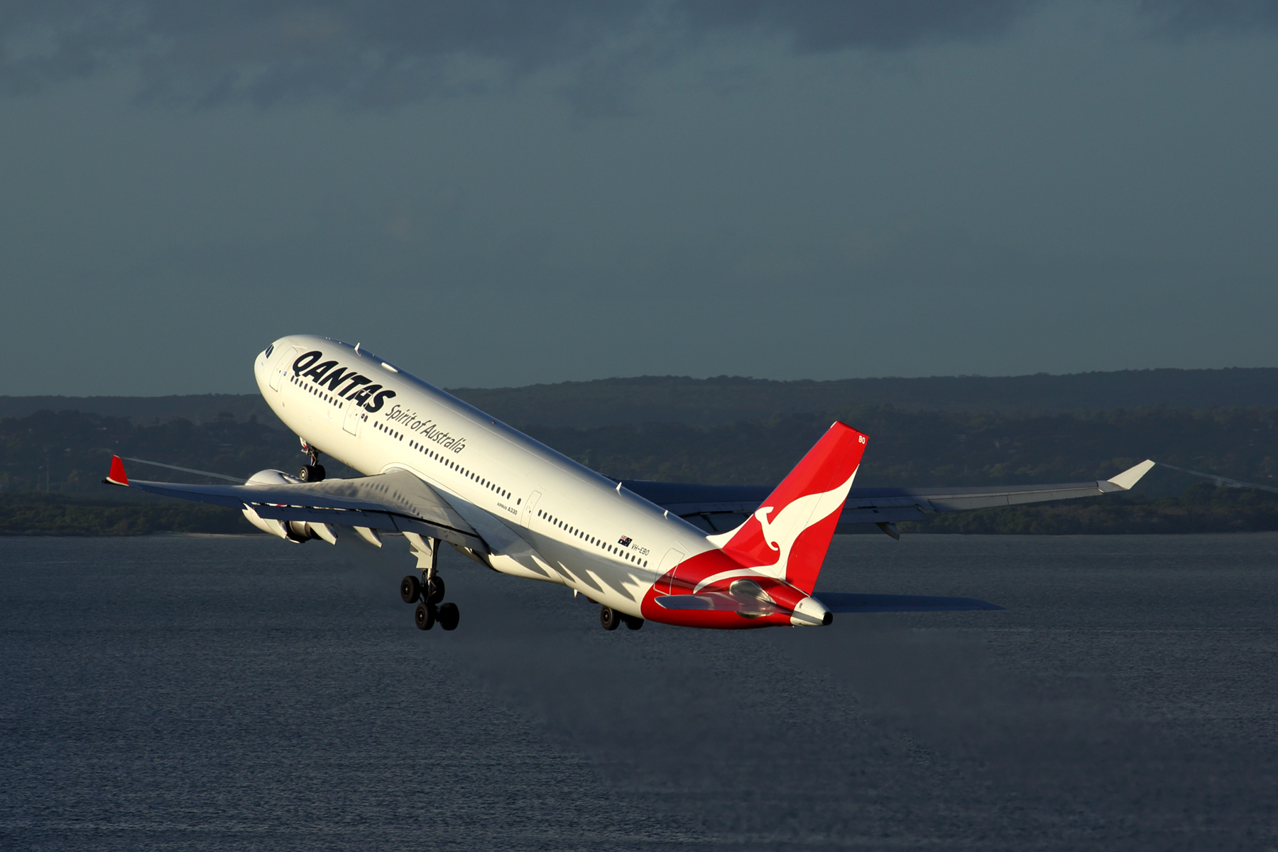 QANTAS AIRBUS A330 200 SYD RF 5K5A9845.jpg
