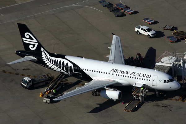 AIR NEW ZEALAND AIRBUS A320 SYD RF 5K5A0450.jpg