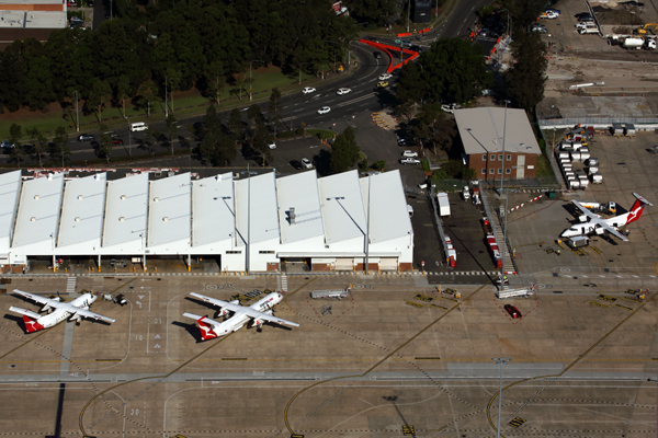 QANTAS LINK DASH 8s SYD RF 5K5A0270.jpg