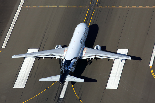 AIR NEW ZEALAND AIRBUS A320 SYD RF 5K5A0322.jpg