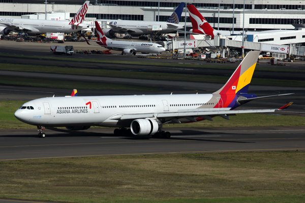 ASIANA AIRBUS A330 300 SYD RF 5K5A0014.jpg