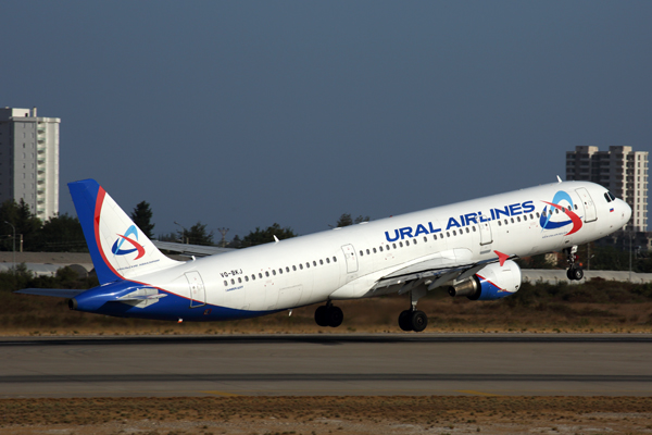 URAL AIRLINES AIRBUS A321 AYT RF 5K5A7634.jpg