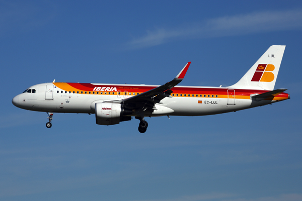 IBERIA AIRBUS A320 BCN RF 5K5A9943.jpg