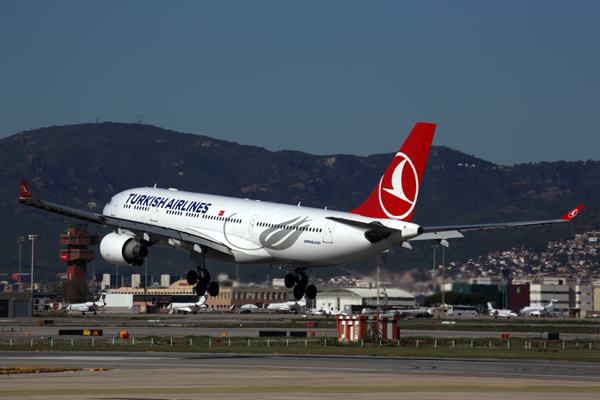 TURKISH AIRLINES AIRBUS A330 200 BCN RF 5K5A9981.jpg