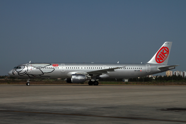 NIKI AIRBUS A321 AYT RF IMG_9672.jpg