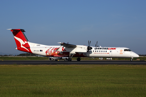 QANTAS LINK DASH 8 400 BNE RF 5K5A0629.jpg