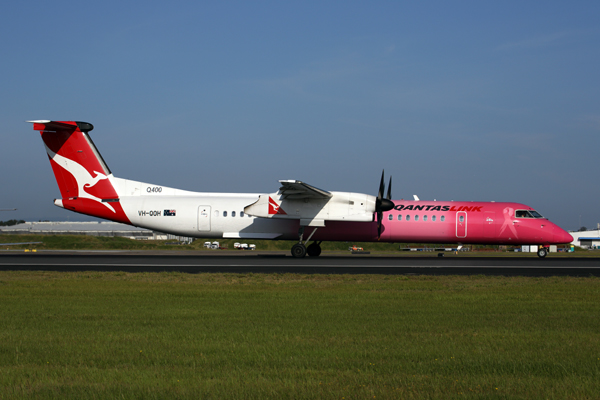 QANTAS LINK DASH 8 400 BNE RF 5K5A0654.jpg