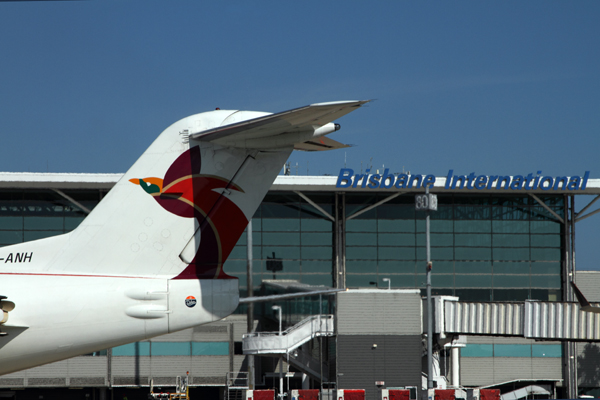 AIR NIUGINI FOKKER 100 BNE RF IMG_9971.jpg