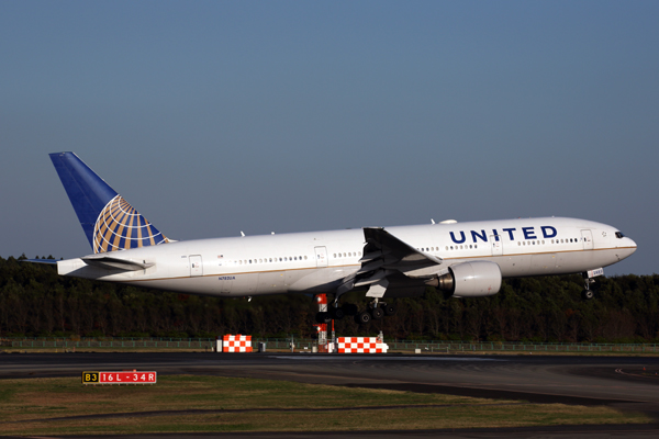 UNITED BOEING 777 200 NRT RF 5K5A1500.jpg