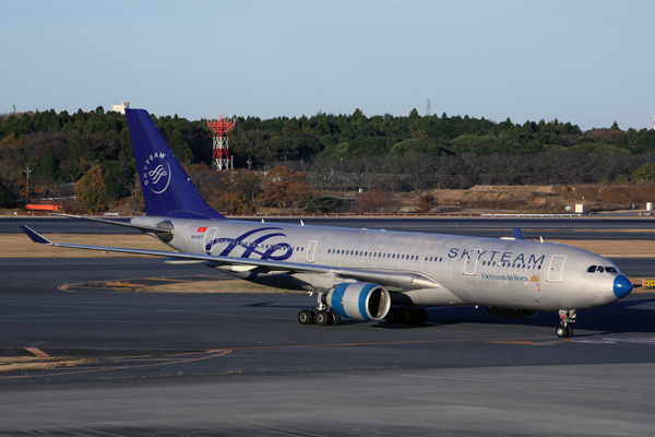 VIETNAM AIRLINES AIRBUS A330 200 NRT RF 5K5A1666.jpg