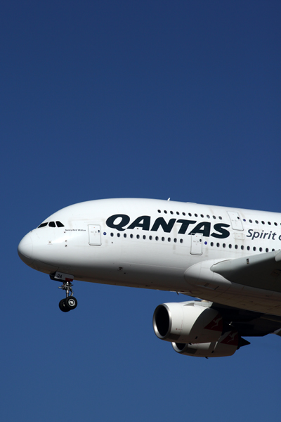 QANTAS AIRBUS A380 MEL RF 5K5A3074.jpg