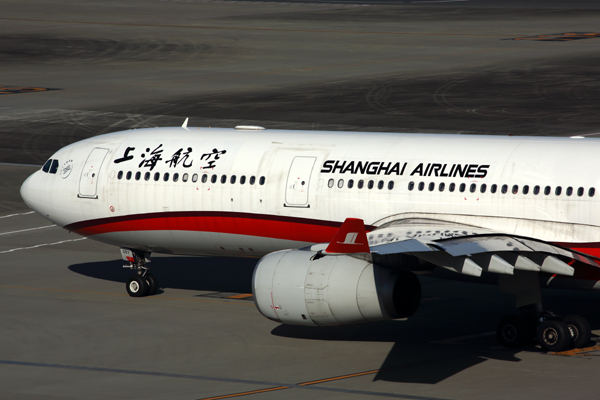 SHANGHAI AIRLINES AIRBUS A330 300 HND RF 5K5A0927.jpg
