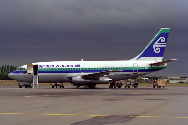 AIR NEW ZEALAND BOEING 737 200 CHC RF 868 24.jpg