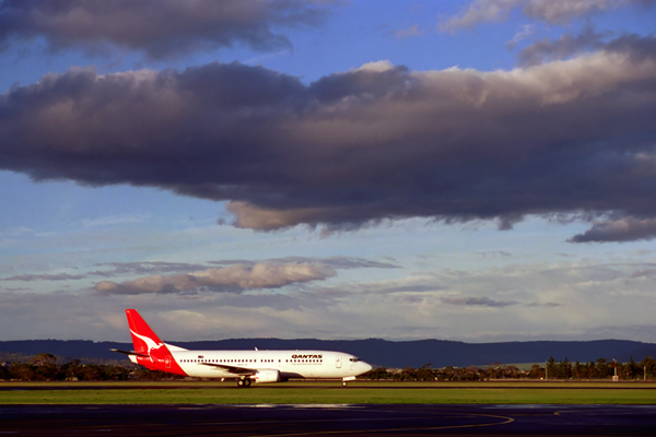 QANTAS BOEING 737 400 HBA RF 870 35.jpg