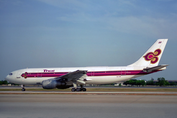 THAI AIRBUS A300 BKK RF 858 10.jpg