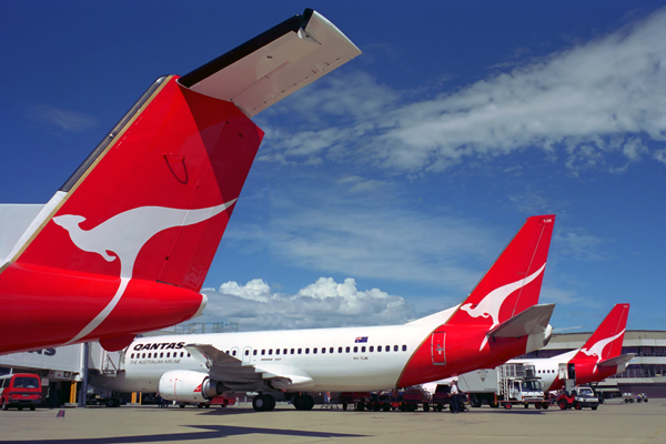 QANTAS AIRCRAFT MEL RF 876 8.jpg