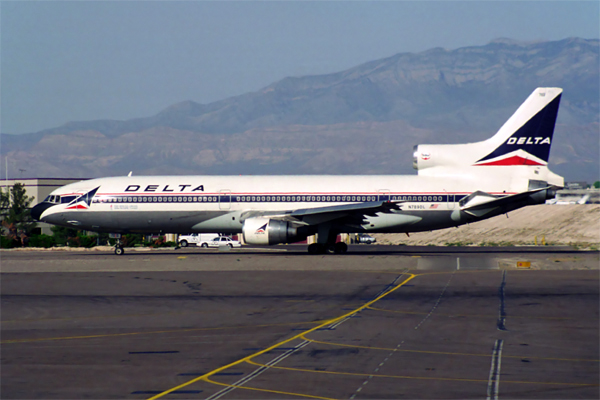 DELTA  LOCKHEED L1011 LAS RF 21.jpg