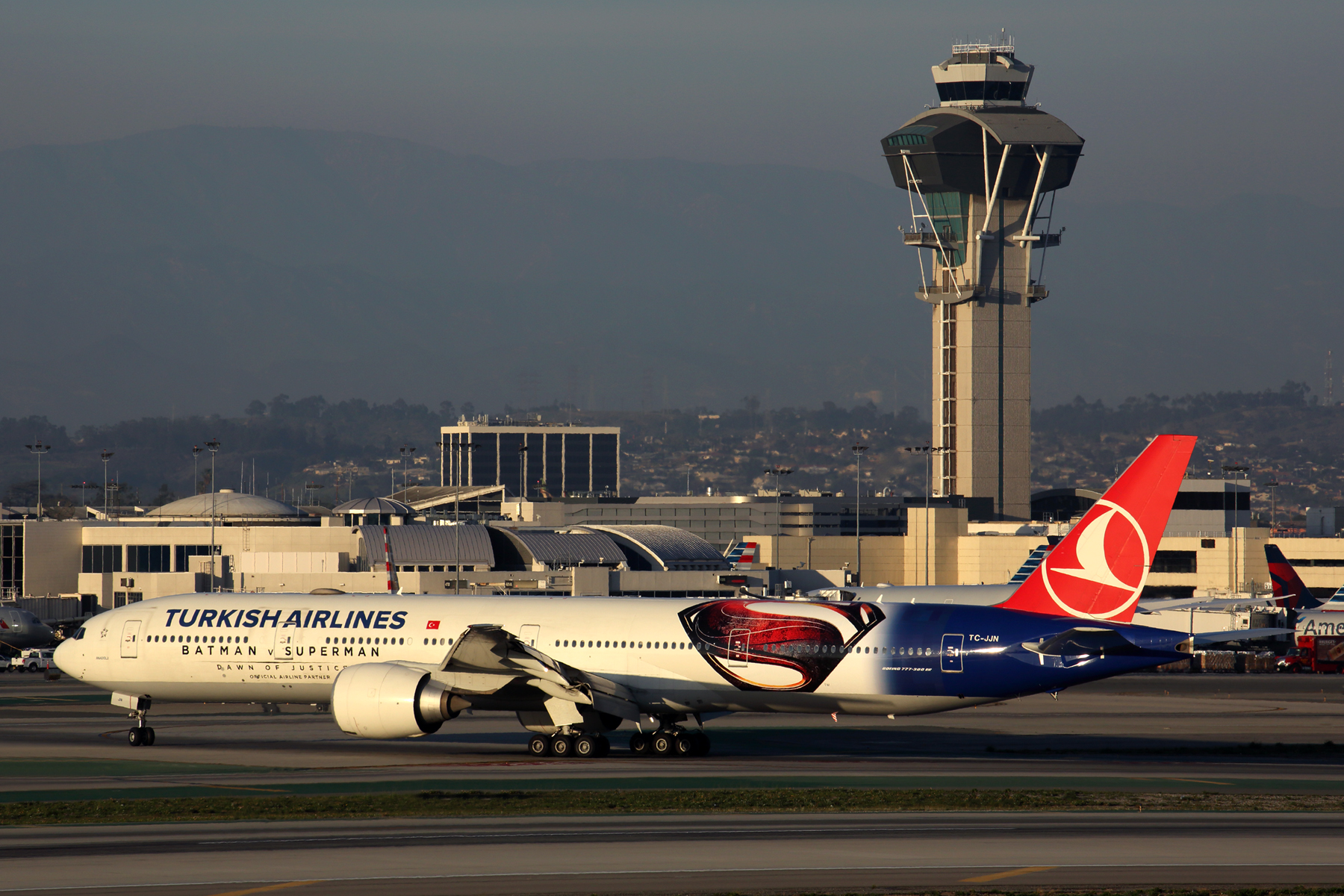 TURKISH AIRLINES BOEING 777 300ER LAX RF 5K5A3326.jpg