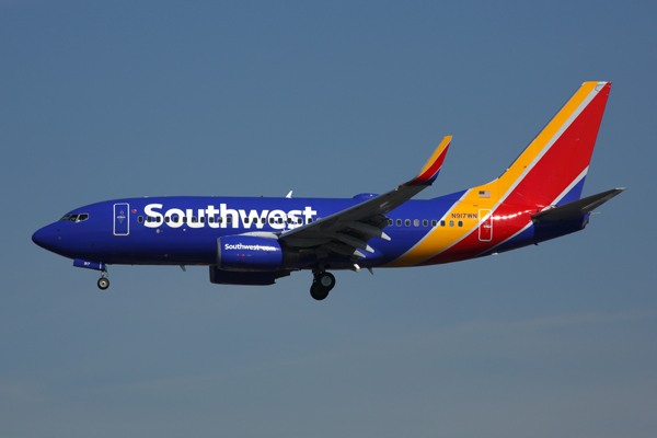 SOUTHWEST BOEING 737 700 LAX RF 5K5A3171.jpg