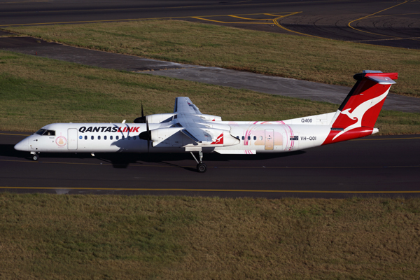 QANTAS LINK DASH 8 400 SYD RF 5K5A5825.jpg