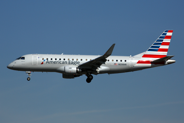 AMERICAN EAGLE EMBRAER 175 LAX RF 5K5A3165.jpg