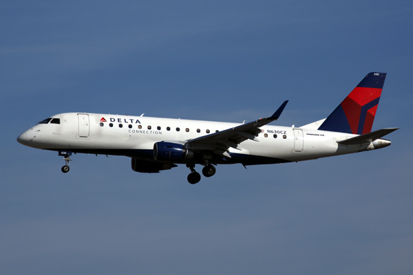 DELTA CONNECTION EMBRAER 175 LAX RF 5K5A3141.jpg