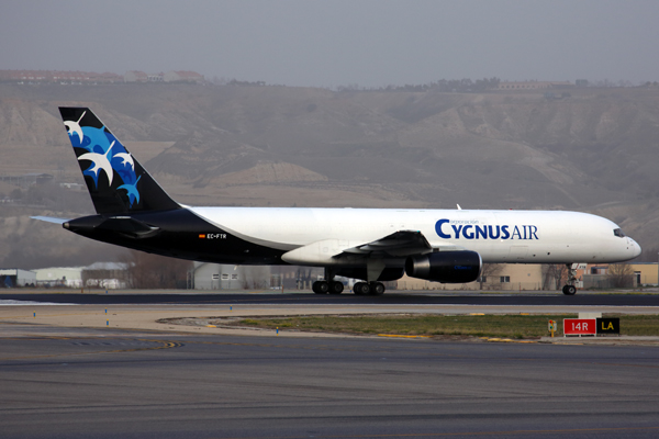 CYGNUS AIR BOEING 757 200F MAD RF 5K5A4501.jpg