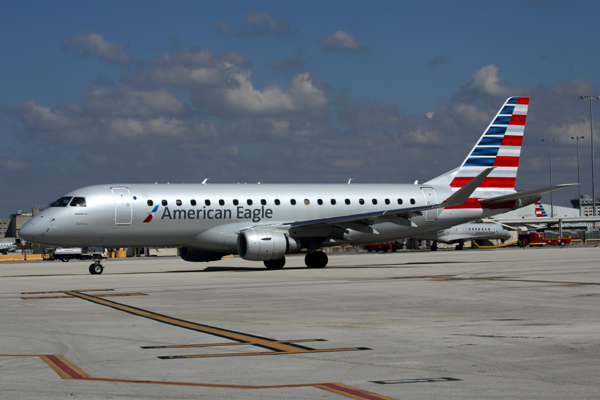 AMERICAN EAGLE EMBRAER 175 MIA RF 5K5A4112.jpg